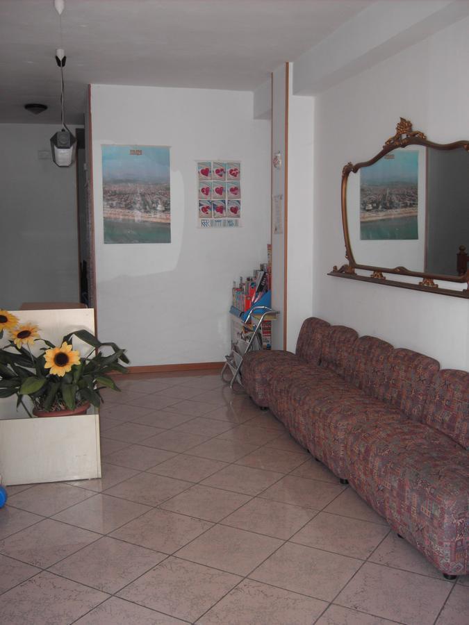 Residence Monaco Appartamenti 里米尼 外观 照片